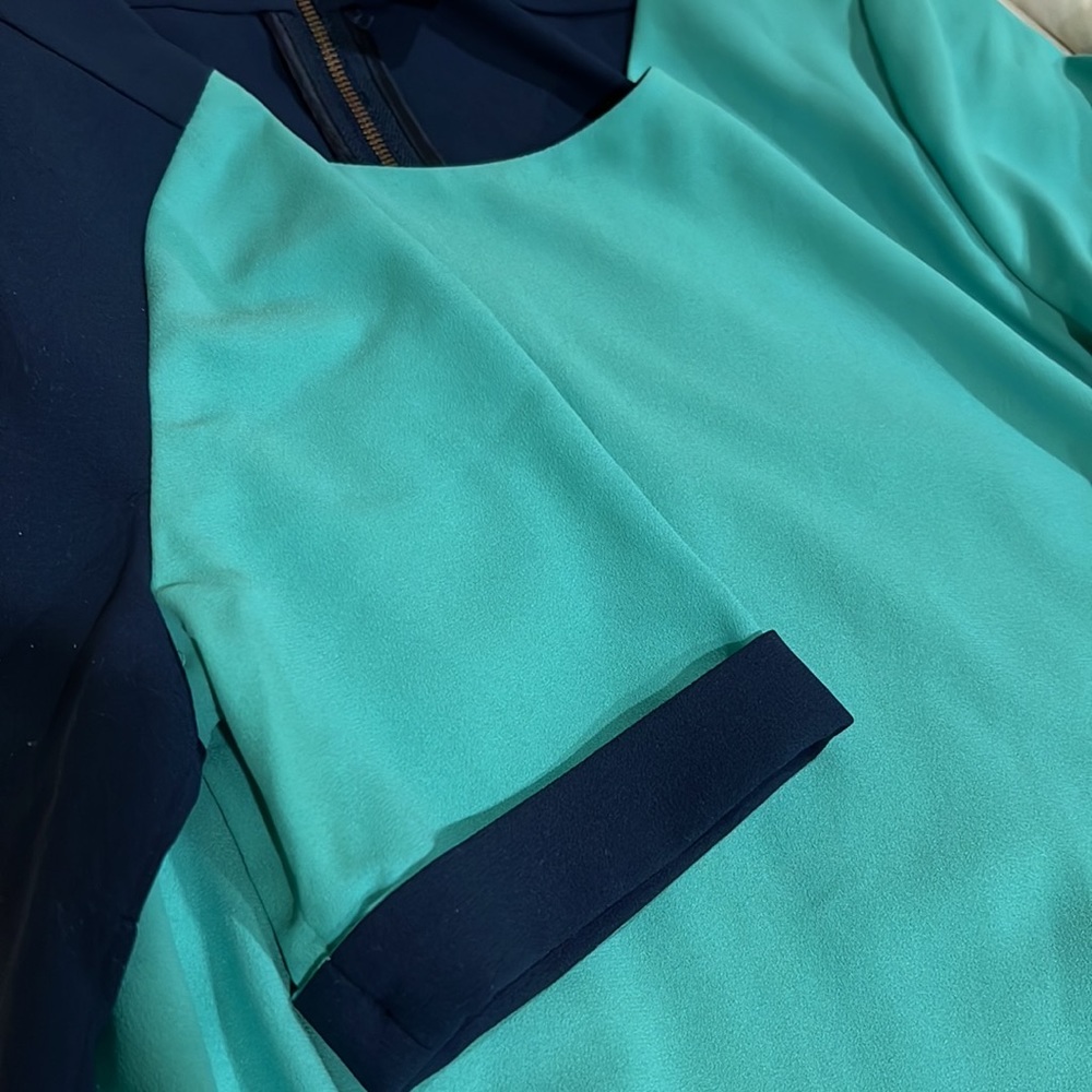 Colorblock Ruched Short Sleeve Dress - Picture 7 of 7
